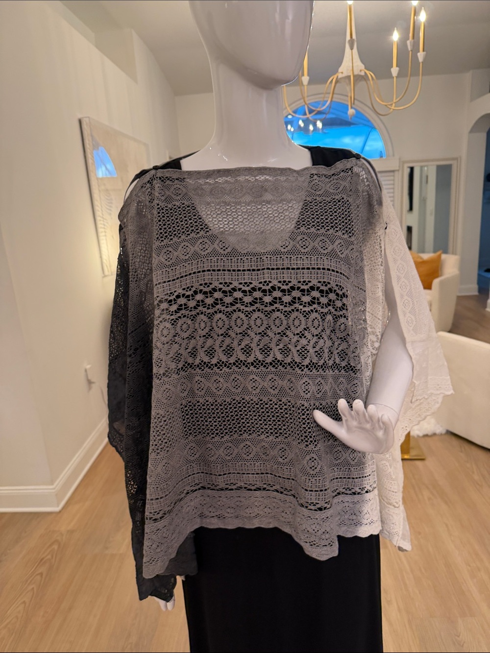 Lightweight Lace Knit poncho - Gray